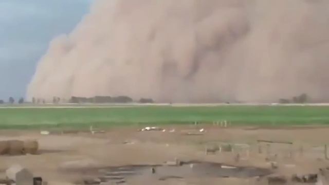 Doomsday in Argentina! Shocking footage of a dust storm in Chaco! Day turned into night!