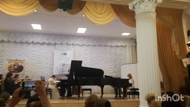 Лидия Букур 14 лет Анна Баяндина 14 лет А Шнитке "Шинель" из "Ревизской сказки"