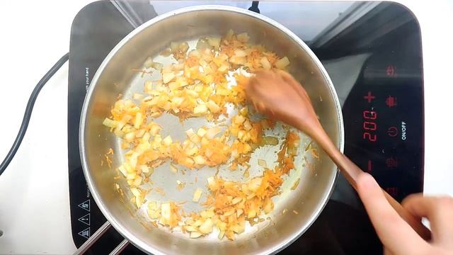🍲 Суп с фрикадельками и вермишелью.