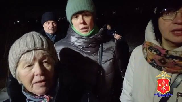 В городе Берёзовском полицейские Кузбасса помогли спасти жильцов загоревшегося общежития