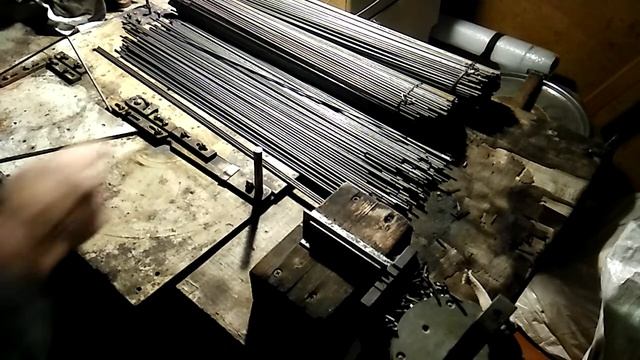 Станок для изготовления проволочных рамок для улья Альпиец Н108