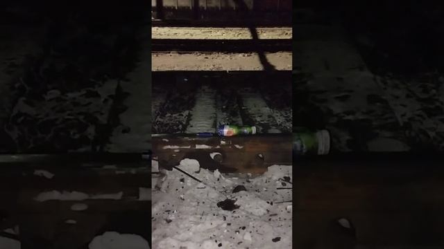 конец бутылочке из под йогурта и зажигалке! #железнаядорога #опасно