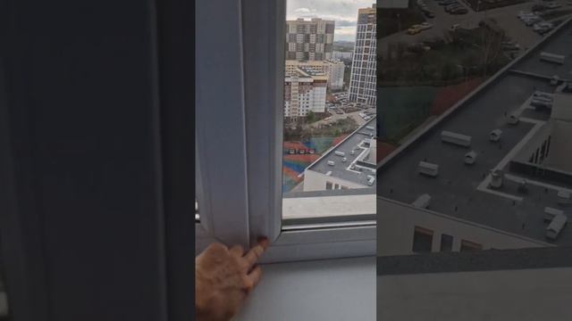 Друзья, заказывайте окна ПВХ с белой покраской и через 10 лет ваши окна останутся белые