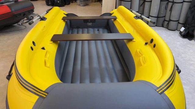 Лодка Reef Triton 390fi желто-серая