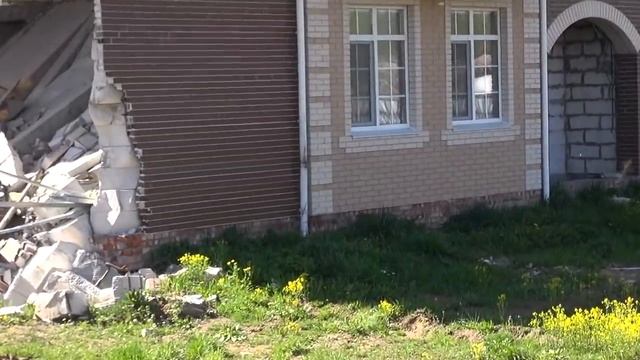 Рухнул новый дом. Подпишись !