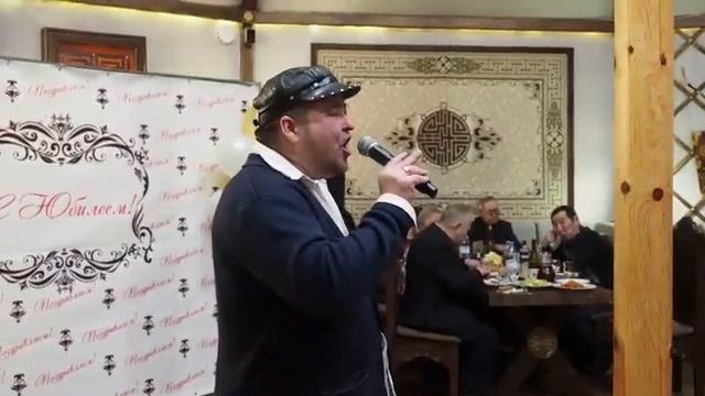 ЖИВОЙ ВОКАЛ НА НОВОГОДНИЕ  ВЕЧЕРА  В УЛАН-УДЭ 89021612468.