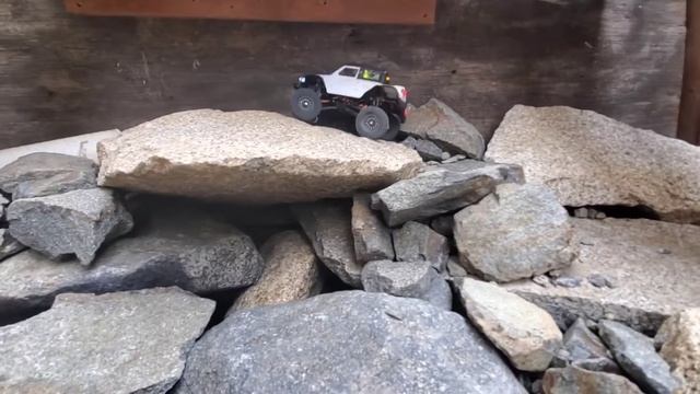 Binding noise coming from Soccer Mom the SCX 24 Jeep Wrangler