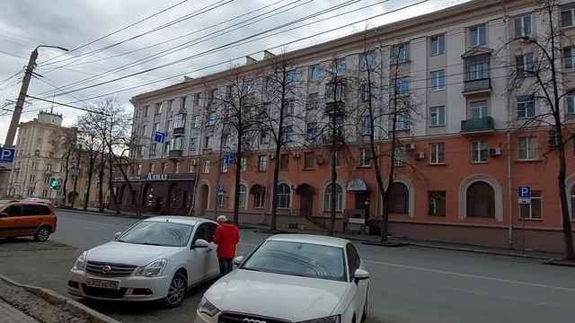 Дома и трамваи