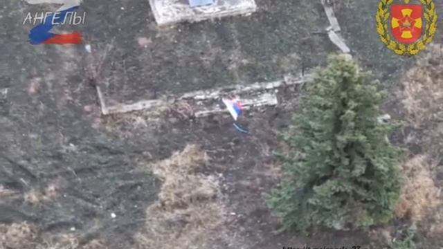 Военнослужащие 27 бригады установили флаг России в Лозовой Харьковской области России