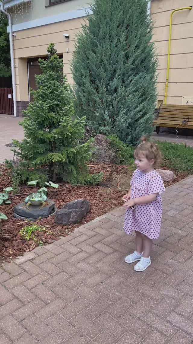 Кто ест Комаров ? 🐸 #2года3месяца