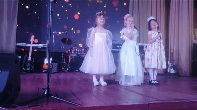 Концерт ко дню матери в Ивашке: "Подарок маме"