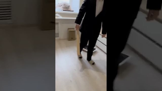 Друг разбил мне телевизор и сказал что это наберёт просмотры