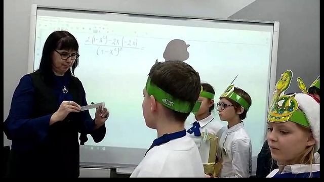 "С Новым Годом!". Юные журналисты поздравляют.Участник конкурса видеороликов "ЦО "Лицей Столичный""