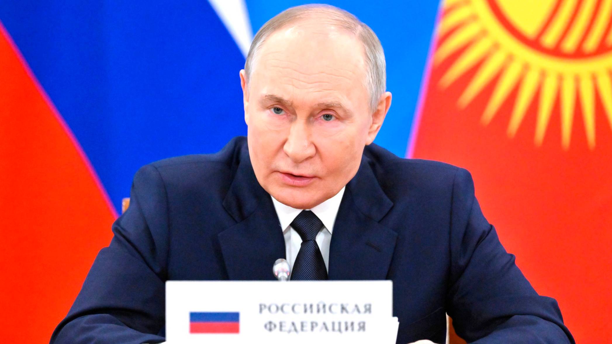 Путин сообщил о вылете самолета МЧС России с медперсоналом на место крушения самолета под Актау