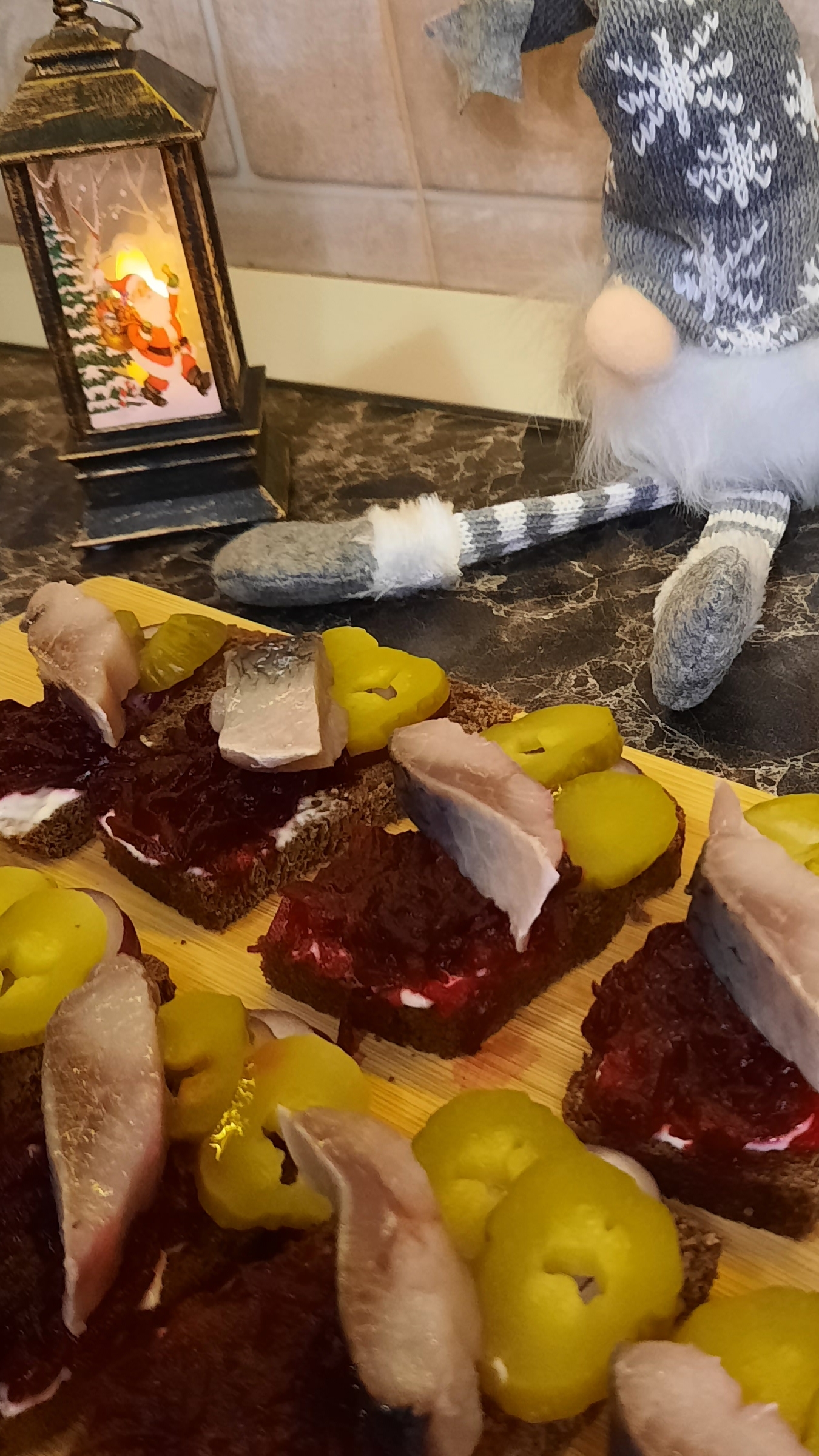 "Селёдка под шубой" на новогодний стол в виде бутерброда