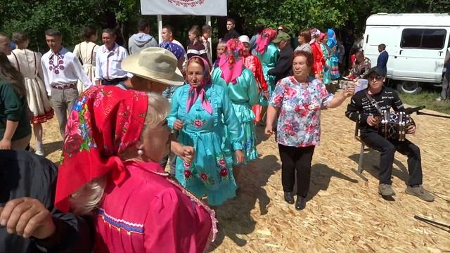 Марийский танец. Радует Герман Баймулин. Видео Хайбуллина Василия