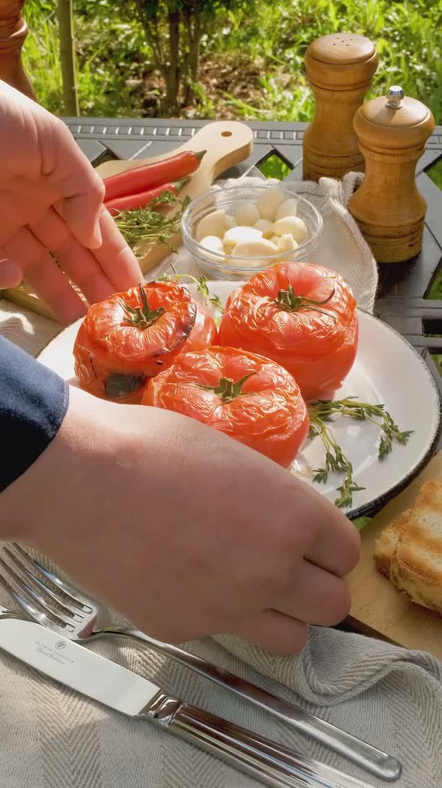 Запечённые томаты с сыром, ветчиной