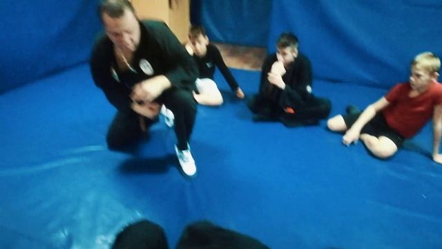 Анти-обнимашки и Контр-Борьба. Обучение Самообороне и Боевому Джиу-Джитсу в Школе Синтез, Ростов
