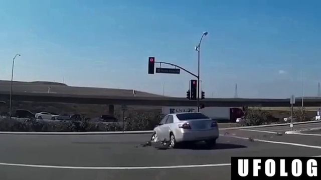 В это трудно поверить,если бы не записи с камер.