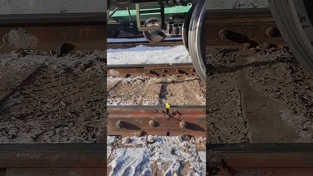 какой-то бочонок! дубль 2 живучий! #дубль  #железнаядорога #опасно