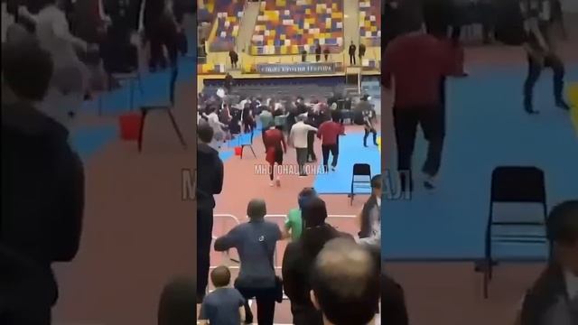 В Дагестане на турнире по MMA русский спортсмен из Краснодара победил местного бойца и началось !!!