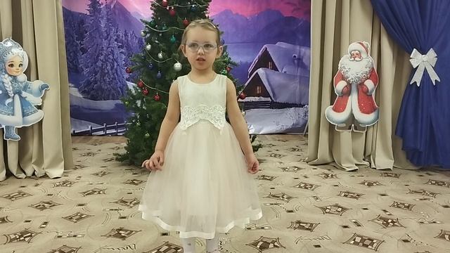 "У Лукоморья"
Рогова Евгения, 4 года
ГБОУ Школа 121
Воспитатель: Гулиева Г. Н.