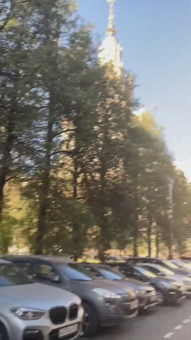 На чём ездят МГУшники!? #мгу #москва