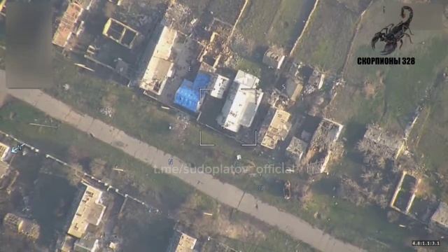 Скорпионы-328 работают FPV-дронами ВТ-40 по дому с бандеровцами на Херсонском направлении.  🔥С...