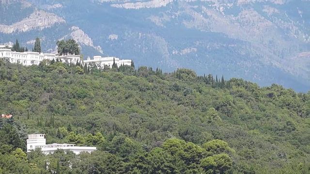 Ялта с берега моря
