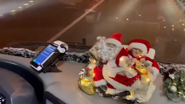 Вот такой автобус на маршруте №1225 в Люберцах 🎄