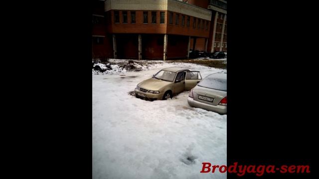 Замороженный!!! Паркуйтесь аккуратнее зимой, а то...