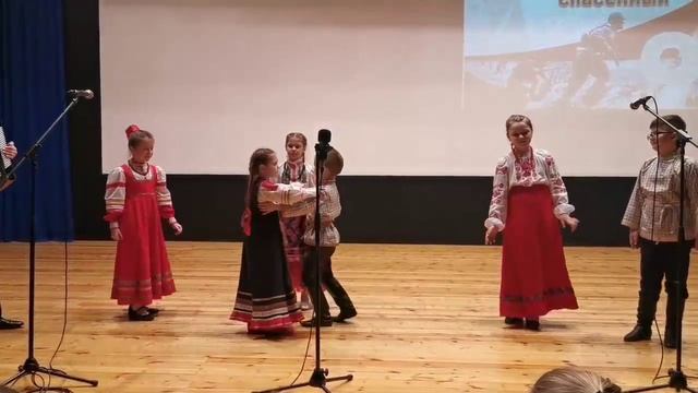 "Призывная", р. н. п. 
Исполняет Образцовый детский фольклорный ансамбль "СОЛОВУШКА"
