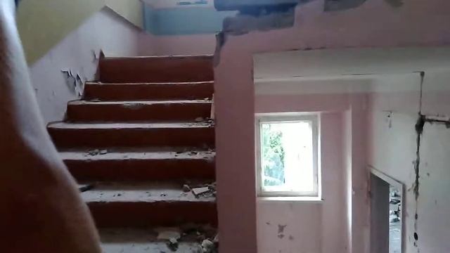 Заброшенное здание бывшего Управления Пенсионного фонда