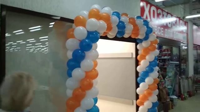 Гирлянда из шаров Ростелеком рынок Тухачевский.  Мир шаров Ставрополь.