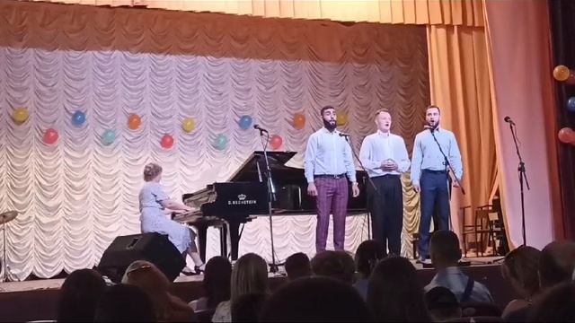 Муз. Л.Денца, сл. К.Валькадоса "На качелях"
