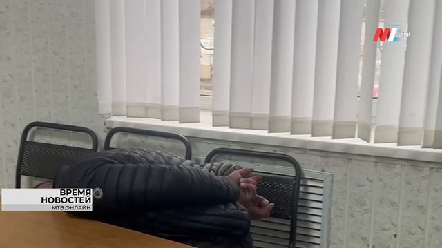 Мужчина с ножом пытался проникнуть в школу на севере Волгограда