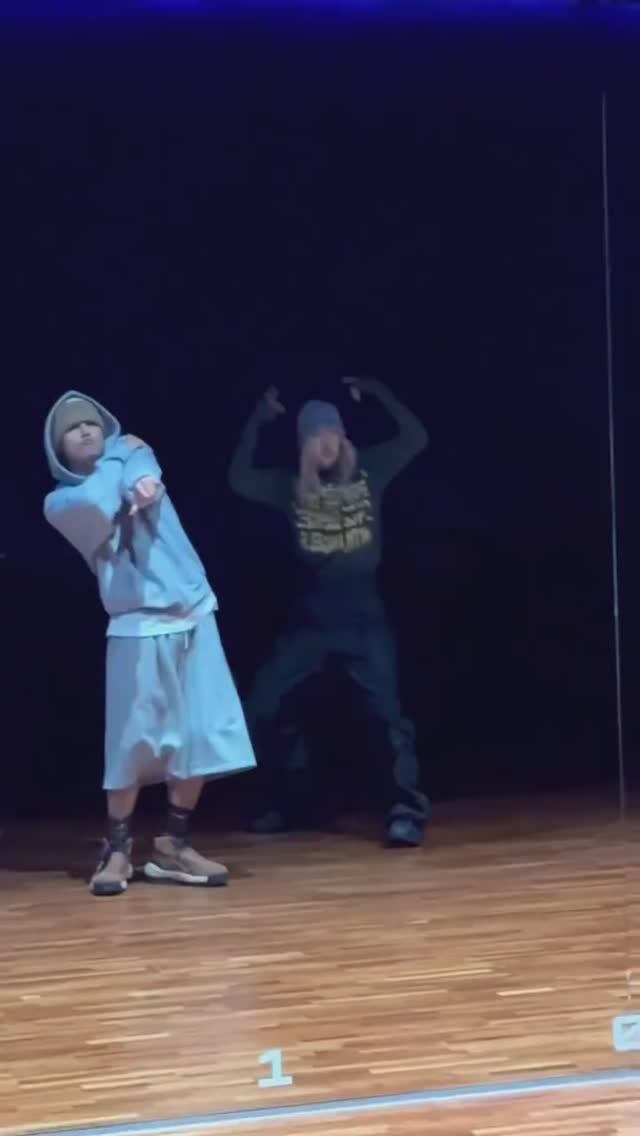 Bada Li and Taehyung Dance