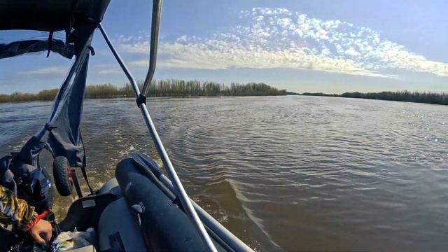 Сплав по таежной реке Тромъеган до реки Обь (Сургут, ХМАО). Ночёвка в палатке на берегу реки.