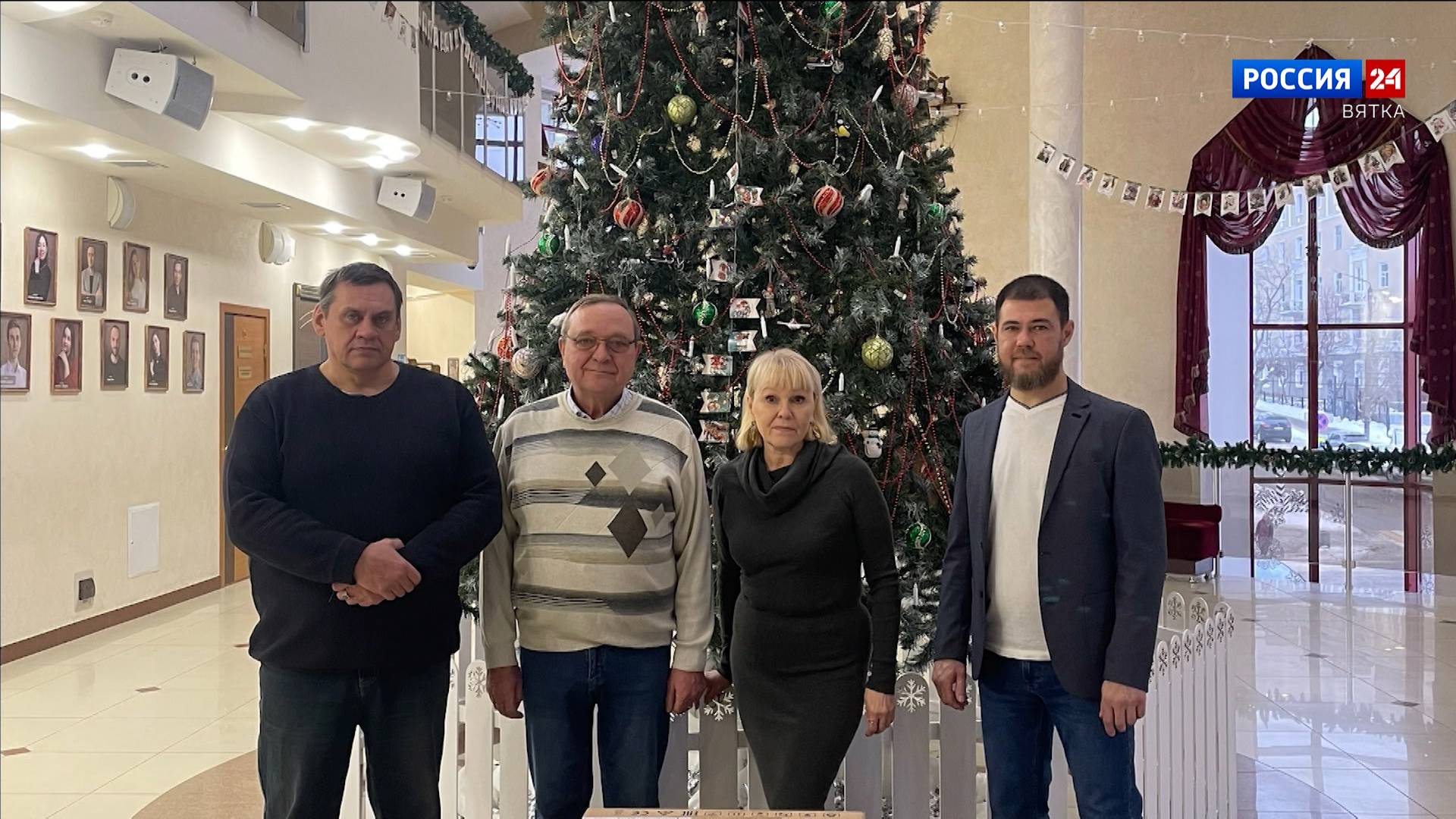 Кировский театр кукол передал новогодние подарки в зону спецоперации