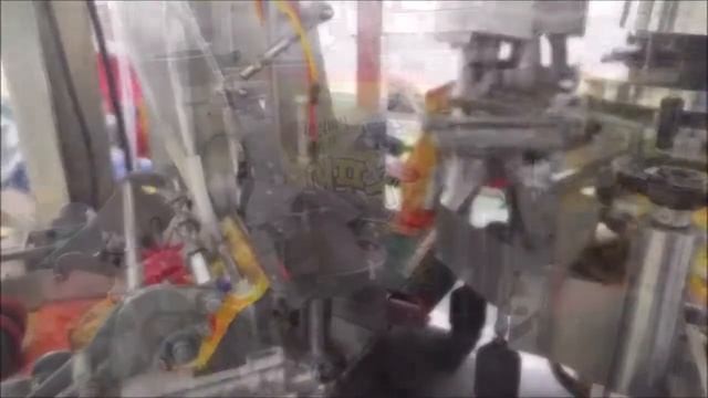 Автомат для фасовки крекеров, снеков, чипсов, печенья в пакет дой-пак с зип-лок