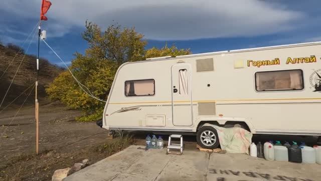 24 ч.  Жизнь в караване у моря.  Сколько стоит мне жизнь в караване в месяц. Дельфины.