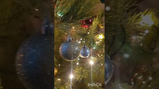 Украсили елочку🌲