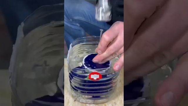 Фокус!? Нет, свойство воды