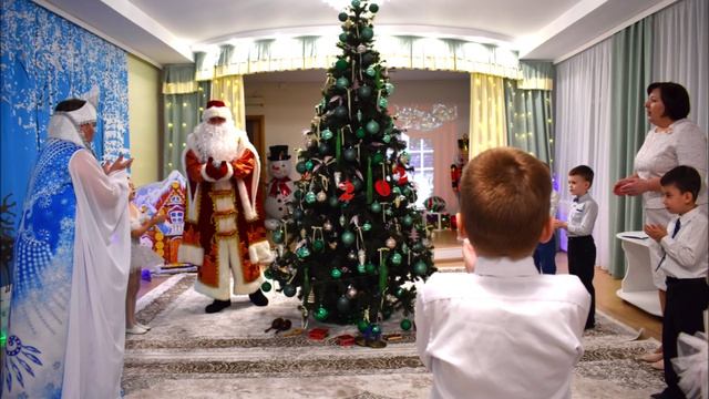 Новогодний праздник в группе Колокольчик