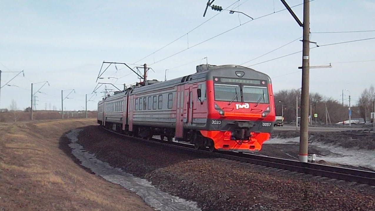 Электропоезд ЭД9Э-0057