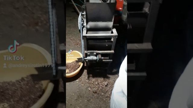 комбайн для переработки кедровой шишки