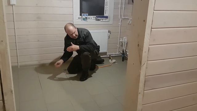 Делаем лючок в деревянных полах.  Простой вариант.