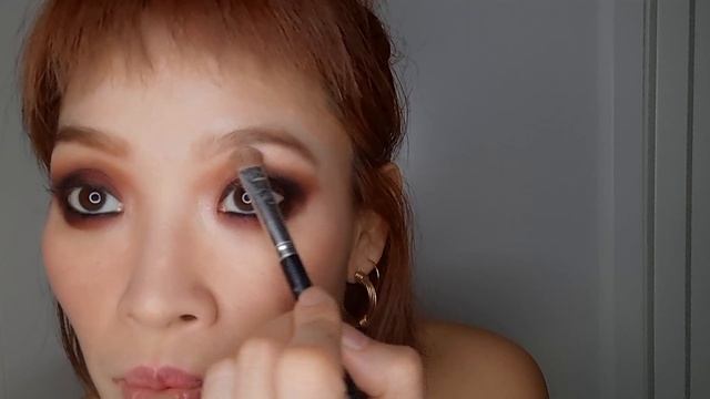 Dark Sexy Smokey Eye Makeup + ChitChat (a book recommendation + my hanging out story in Seoul, etc.