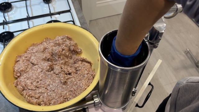 КАК СДЕЛАТЬ СЕРВЕЛАТ ВАРЕНО-КОПЧЕНЫЙ ЗА ПОЛДНЯ