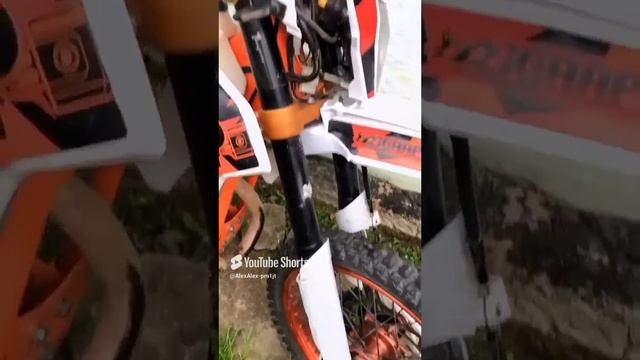 Ещё одно доказательство того, что рядовой дешёвый китаец не способен выдержать серьёзной гонки!.mp4